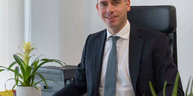 Professioni, Cataldi eletto presidente dell’Unione Nazionale Giovani Commercialisti