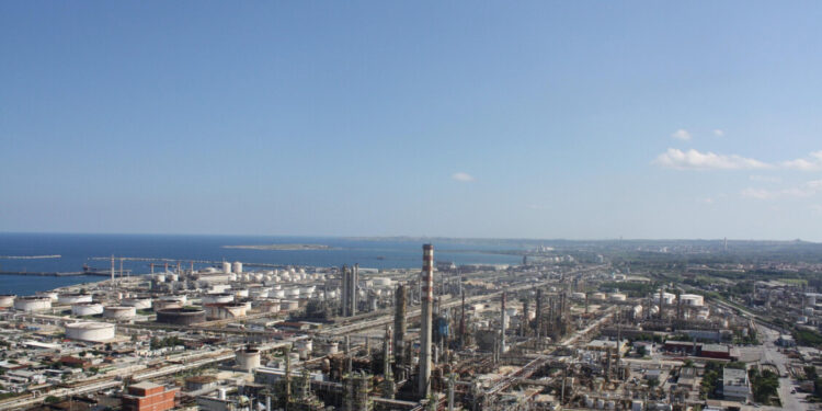 Eni, confermato investimento per la bioraffinazione a Sannazzaro de’ Burgondi