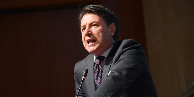 Conte, Meloni parla di Pucci ma non dei dazi illegittimi