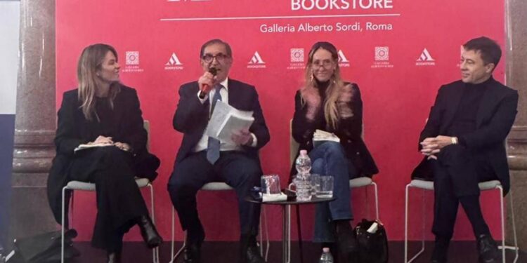 Per il libro di Bocchino su Meloni mezzo governo, in platea anche Fini e Pascale