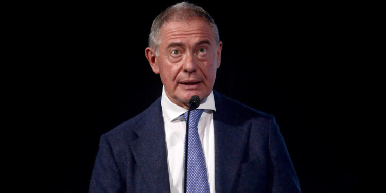 Urso, sui dazi serve ‘cautela e responsabilità’