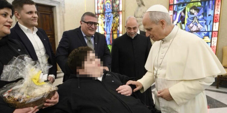 Udienza dal Papa per Mariano, il bambino che pesa 200 chili per una malattia