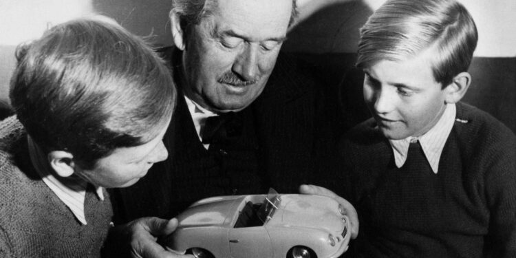 Ferdinand Porsche, così Christiana Ruggeri racconta il genio che ha cambiato l’automobile