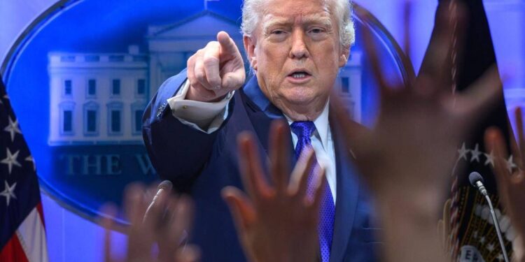 Trump, nuovi dazi dopo lo stop della Corte Suprema: “Non mi fermo”