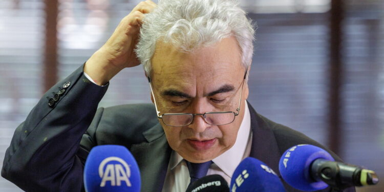 Aie, ‘produzione petrolio Golfo giù di 10 milioni di barili al giorno’