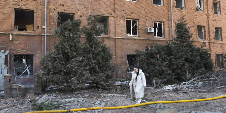 A Kiev attacco con droni in pieno giorno, ‘diverse esplosioni’