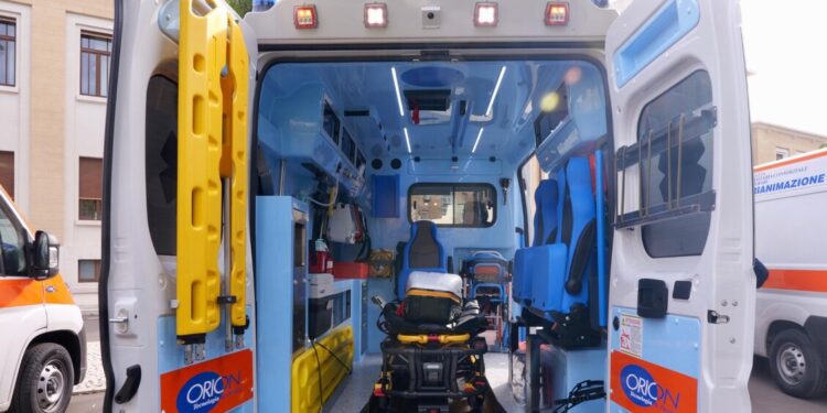 Scontro tra furgone ed auto in A1, morti 3 operai