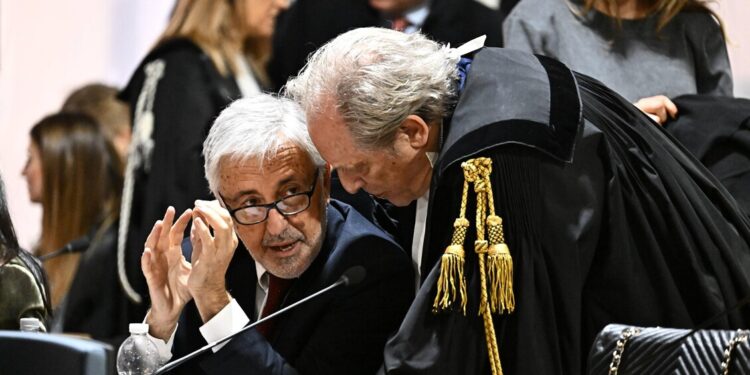 Ponte Morandi: difensore Castellucci, innocente ma per accusa è capro espiatorio