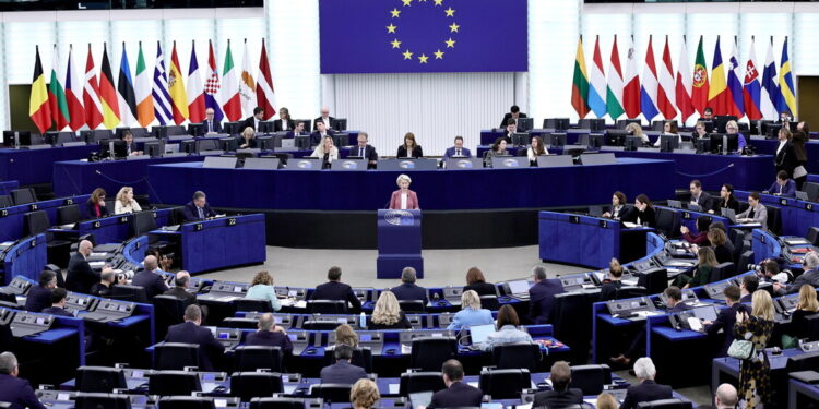 Von der Leyen, ’10 giorni di guerra costati all’Ue 3 miliardi per energia’