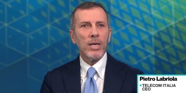 ++ Labriola (Tim), sarà il mercato a decidere se l’offerta di Poste è fair ++