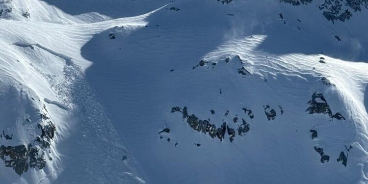 Sciatore italiano muore in Tirolo durante un fuoripista