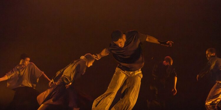 ‘Mortal Heroes’, la danza della compagnia ŻfinMalta in prima italiana a Ravenna