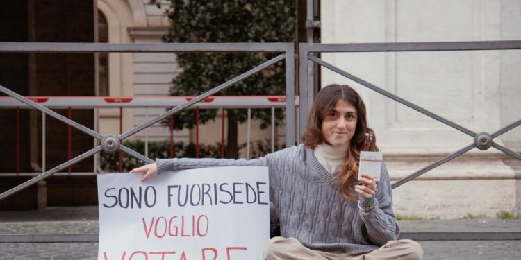 Referendum, sit-in studentessa al ministero ‘vorrei votare ma non posso’
