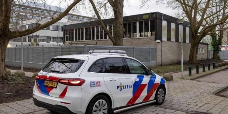 Esplosione in scuola ebraica ad Amsterdam, indagini su un possibile attacco mirato