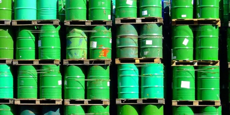 Iran, mossa Usa contro aumento benzina: sul mercato 86 mln di barili da riserva strategica