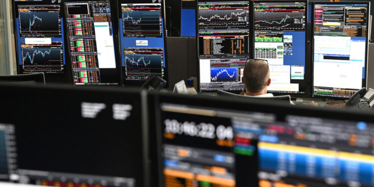 Borsa: l’Europa pesante con la crisi in Medio Oriente, Milano -2,1%