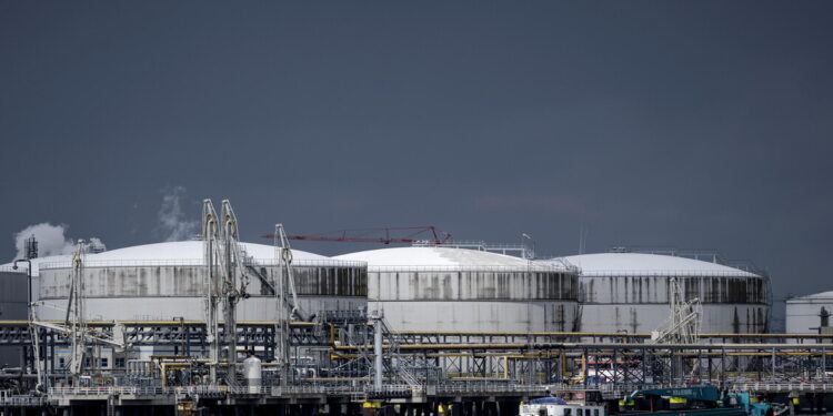 Pichetto, siamo abbastanza sicuri su riserve di gas e petrolio