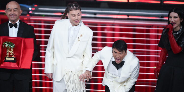 Sanremo, 11 milioni e il 68.8% per la serata finale