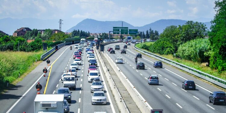 Ania, nel 2025 premi rc auto +3,6% con aumento costo sinistri