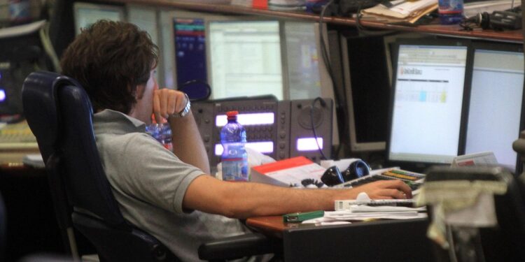 Spread Btp-Bund a 89 punti base, rendimenti al 3,87%: iniziano le aste di fine marzo