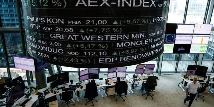 Spread Btp-Bund a 96 punti base, raccolti oltre 21 miliardi nelle aste di fine mese