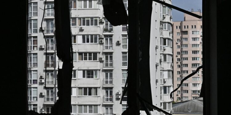 Ucraina, pioggia di dron su Kiev: esplosioni in città. Russia abbatte 38 velivoli diretti a Mosca