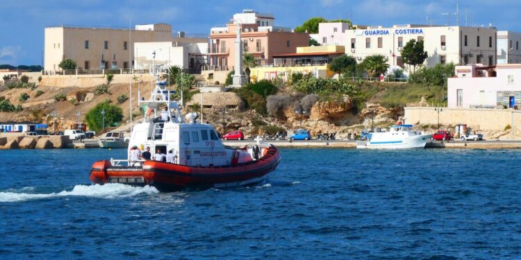 Naufragio in area Sar Libica, i superstiti: ‘Sono 80 i dispersi’