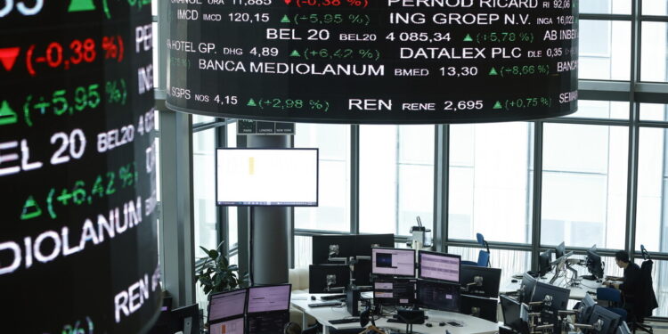 Borsa: Europa debole dopo fallimento colloqui Usa-Iran, Milano -0,9%