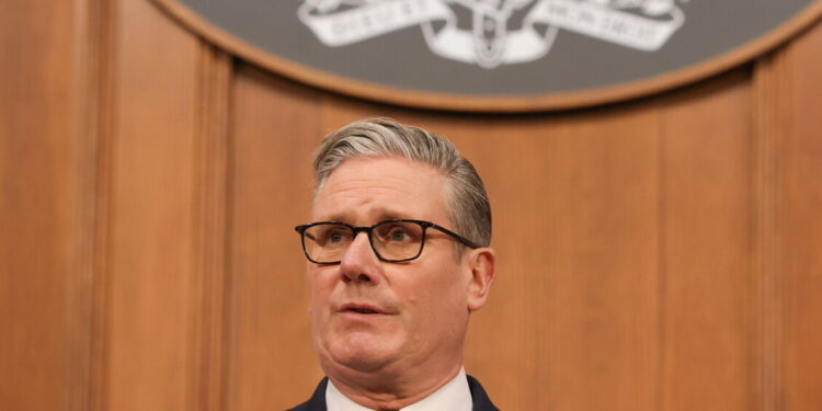 Starmer, ‘Gb non sostiene il blocco navale Usa allo Stretto di Hormuz’