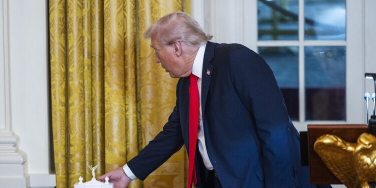 Casa Bianca, domani sarà presentato il progetto per l’arco di Trump, 76 metri