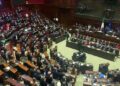 Meloni chiude l’informativa alla Camera, maggioranza in piedi: è standing ovation