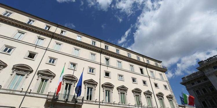 Stretto Hormuz, stop al bando del gas russo? Il dossier energia grande nodo sul tavolo di Palazzo Chigi