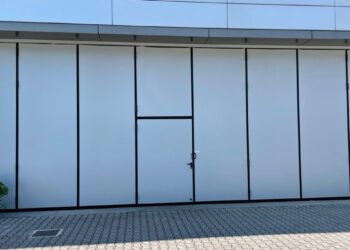 Perché nelle porte industriali la qualità non è un optional, ma una scelta essenziale