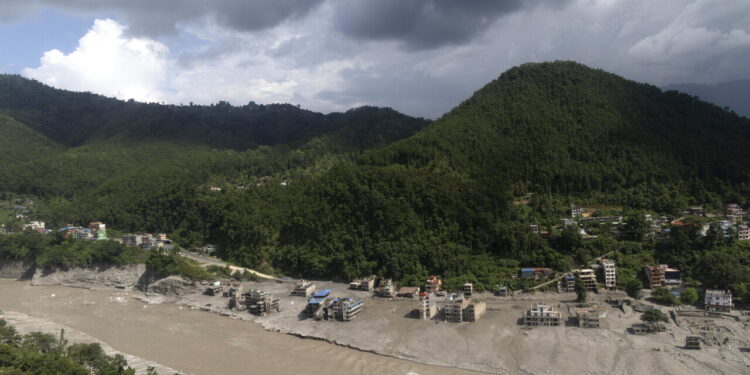 Autorità Nepal, fino a 5 miliardi per la ricostruzione dopo le alluvioni