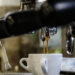 E’ caro tazzina, l’espresso costa 1,29 euro, il 25% più del 2021