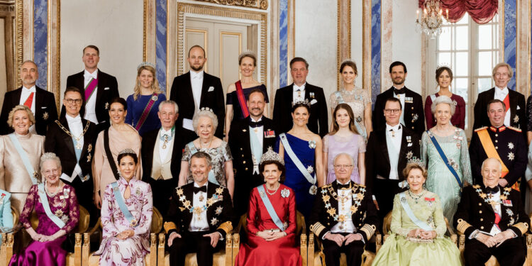 I re di Svezia e Danimarca piangono la morte di Harald V