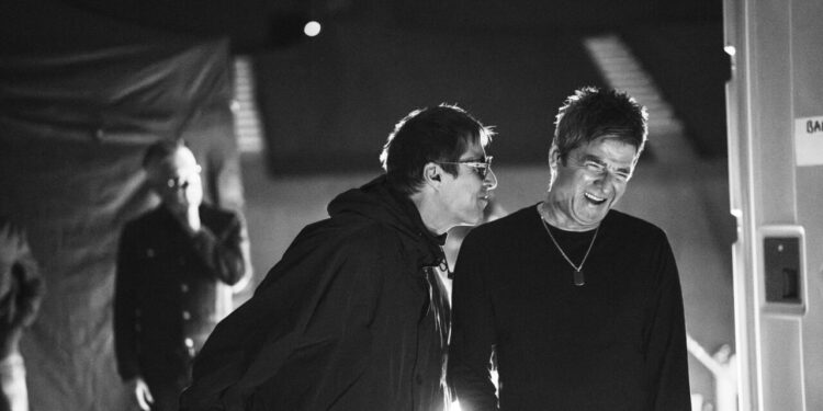 Oasis: Don’t Look Back In Anger, nel trailer i Gallagher tra dubbi e nuovi inizi