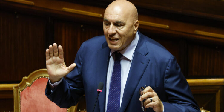 Scontro sulle armi a Kiev. Le opposizioni: ‘Il governo chiarisca’