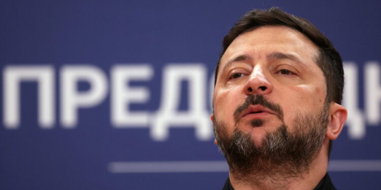 Zelensky, ‘elezioni adesso? Uno tsunami, spaccherebbero il Paese’
