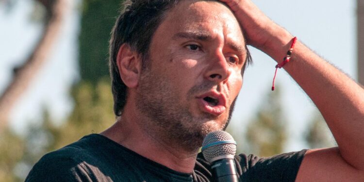 Alessandro Di Battista, malore per l’ex deputato M5S: tutto quello che sappiamo