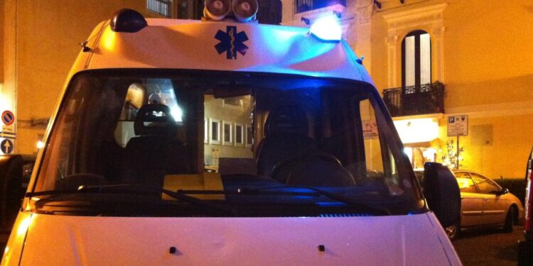 Bottigliata in testa durante una lite, 18enne muore due giorni dopo