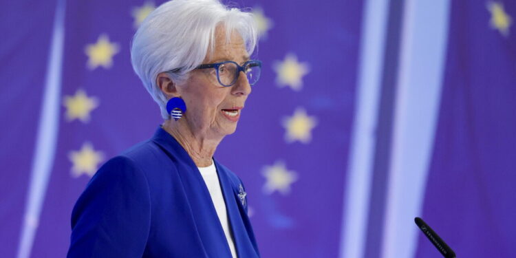 Lagarde, l’economia europea regge, rimuovere le barriere nazionali a imprese e Borse