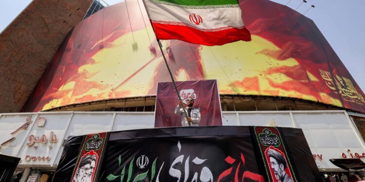Iran, Teheran prepara escalation con Usa: più ruolo Pasdaran e milizie, il piano segreto