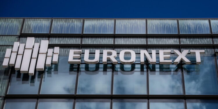 Borsa: Europa cauta, attesa per negoziati Usa-Iran, Milano +0,15%