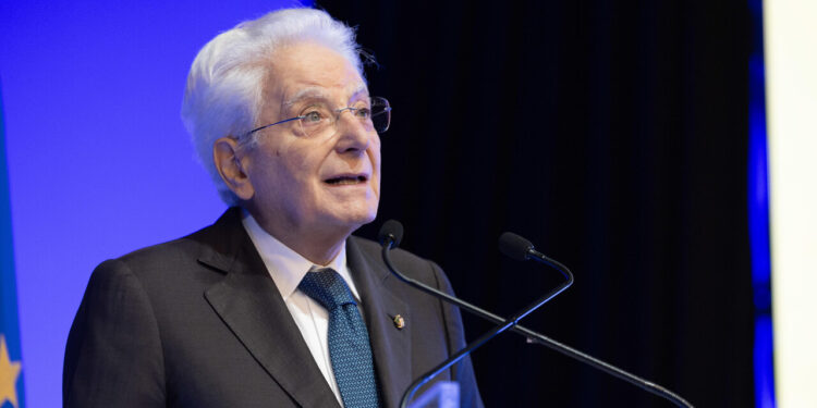 Mattarella al Papa,serve coesione per il bene comune e per il servizio delle persone