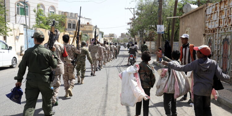 ‘Houthi conquistano altro terreno, controllano Stretto Bab al-Mandeb’