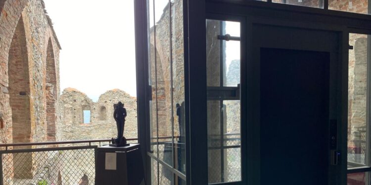 Sacra di San Michele accessibile a tutti, pronto l’ascensore nella roccia