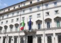 Scuola, multe per il burqa e ai genitori che non sanno l’italiano. Meloni: ‘Con il tetto evitiamo le classi-ghetto’