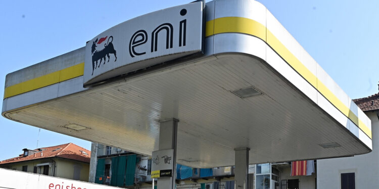 Tetto ai prezzi Eni, in corso comitato presidenza d’urgenza Assopetroli