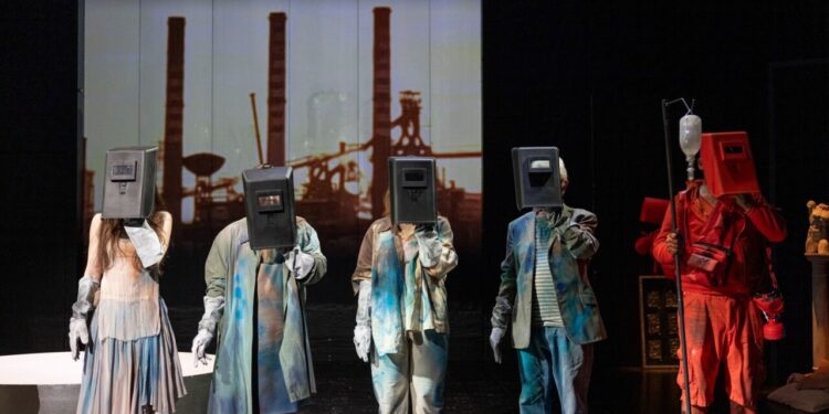 Anche operai ex Ilva nel coro di uno spettacolo al Taras Teatro Festival